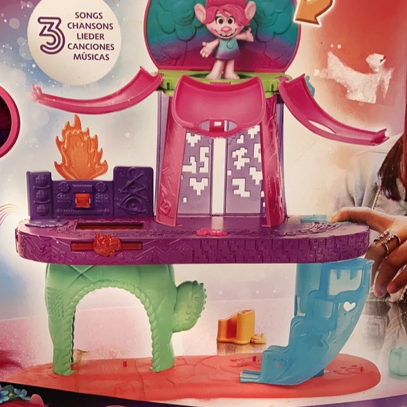 Trolls World Tour Blooming Pod Stage - Picture 4 of 9